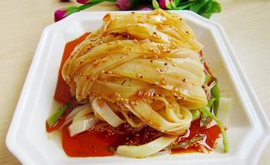 探秘“巍家涼皮” 一碗涼皮里的匠心與傳承